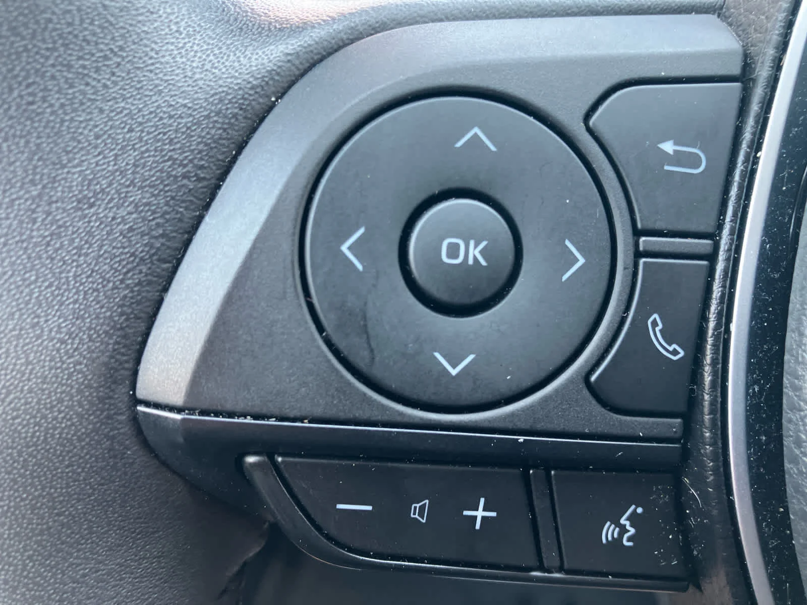 Certified Used 2025 Blueprint Toyota Hybrid XLE image 19