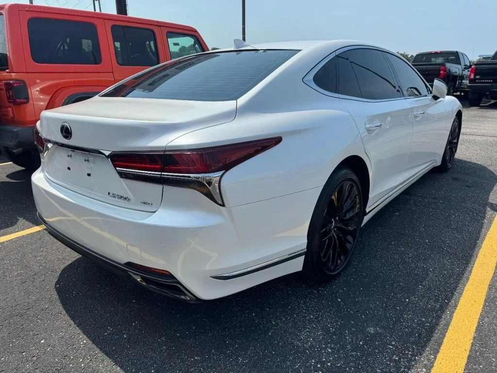 Used 2018 Ultra White Lexus 500 Base image 10