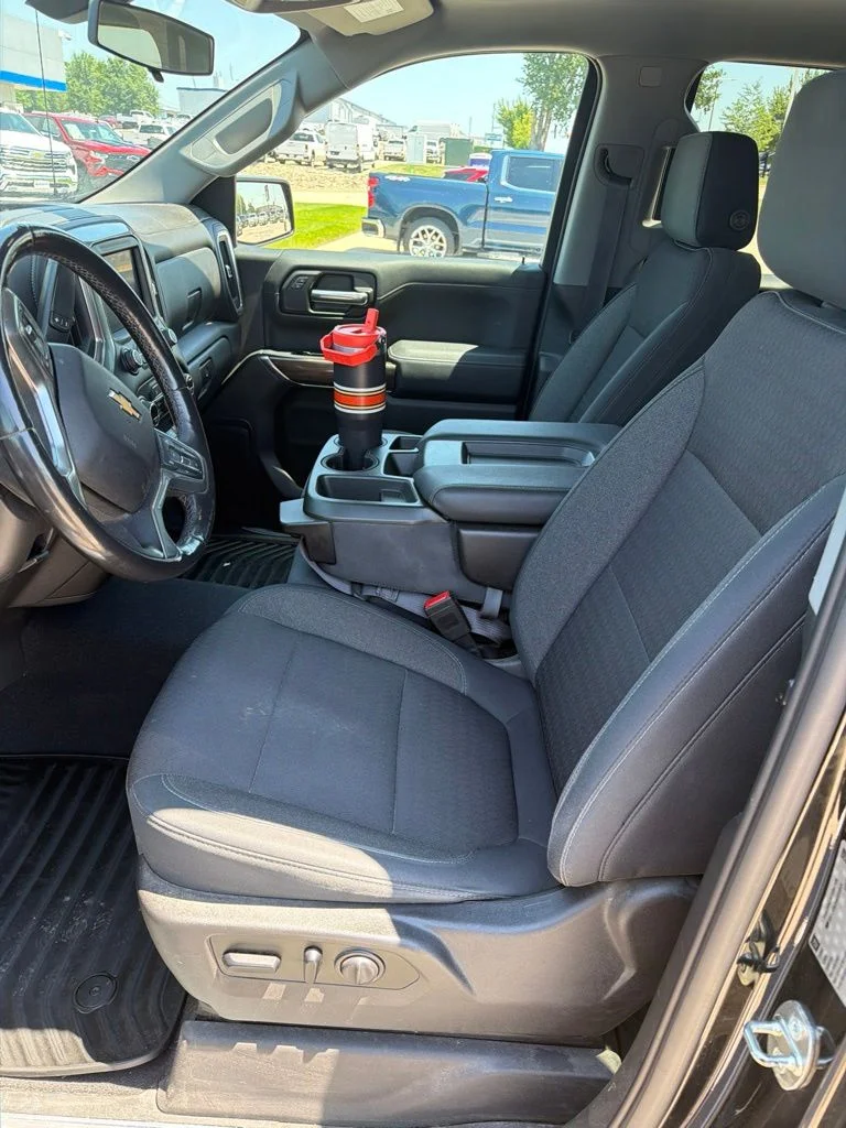 Used 2019 Black Chevrolet LT image 8