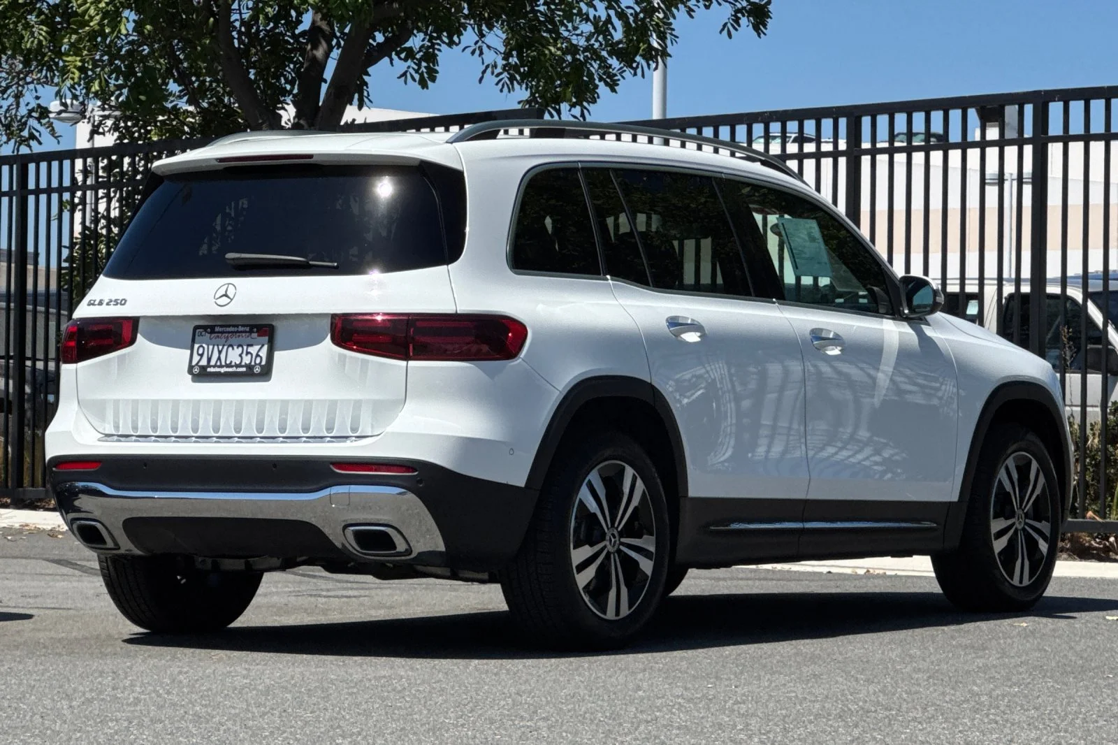 Used 2026 White Mercedes-Benz GLB 250 image 4