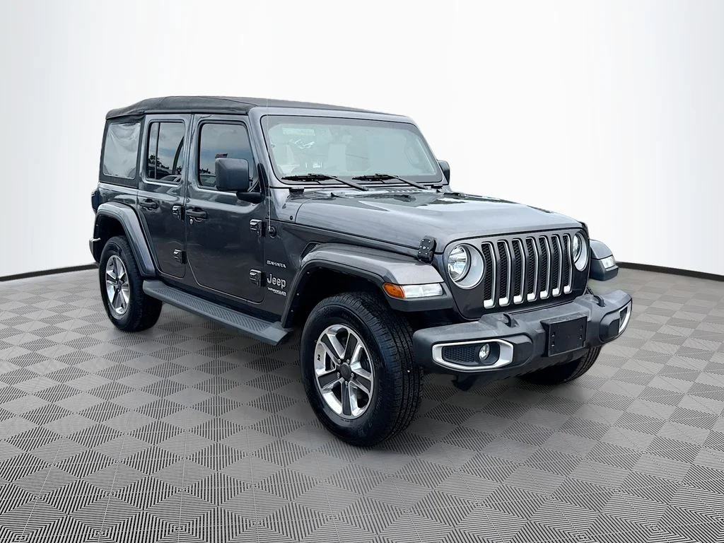 Used 2022 Gray Jeep Unlimited Sahara image 4