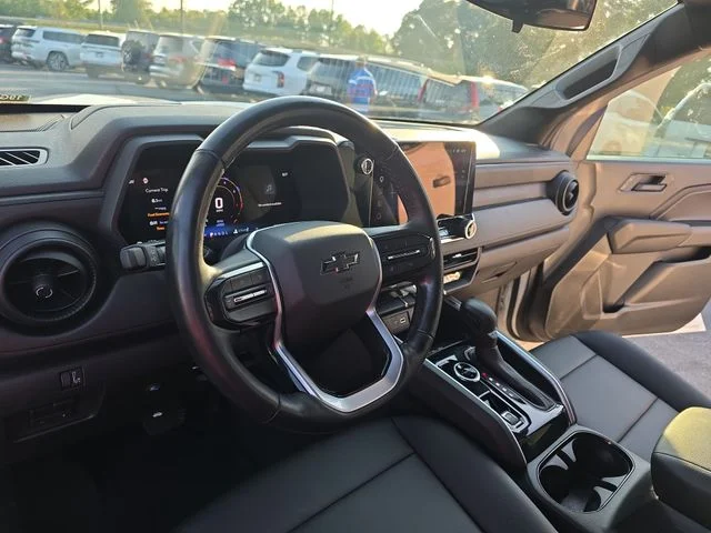 Used 2025 White Chevrolet Trail Boss image 17