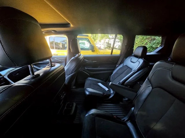 Used 2021 White Jeep Altitude image 7