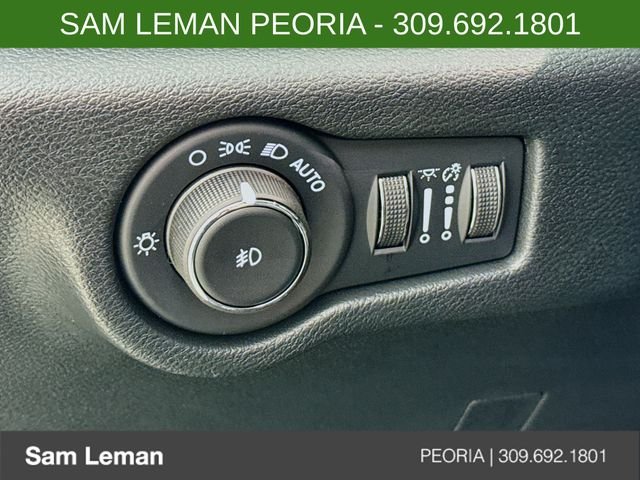 2026 Chrysler Pacifica Select - Photo 10