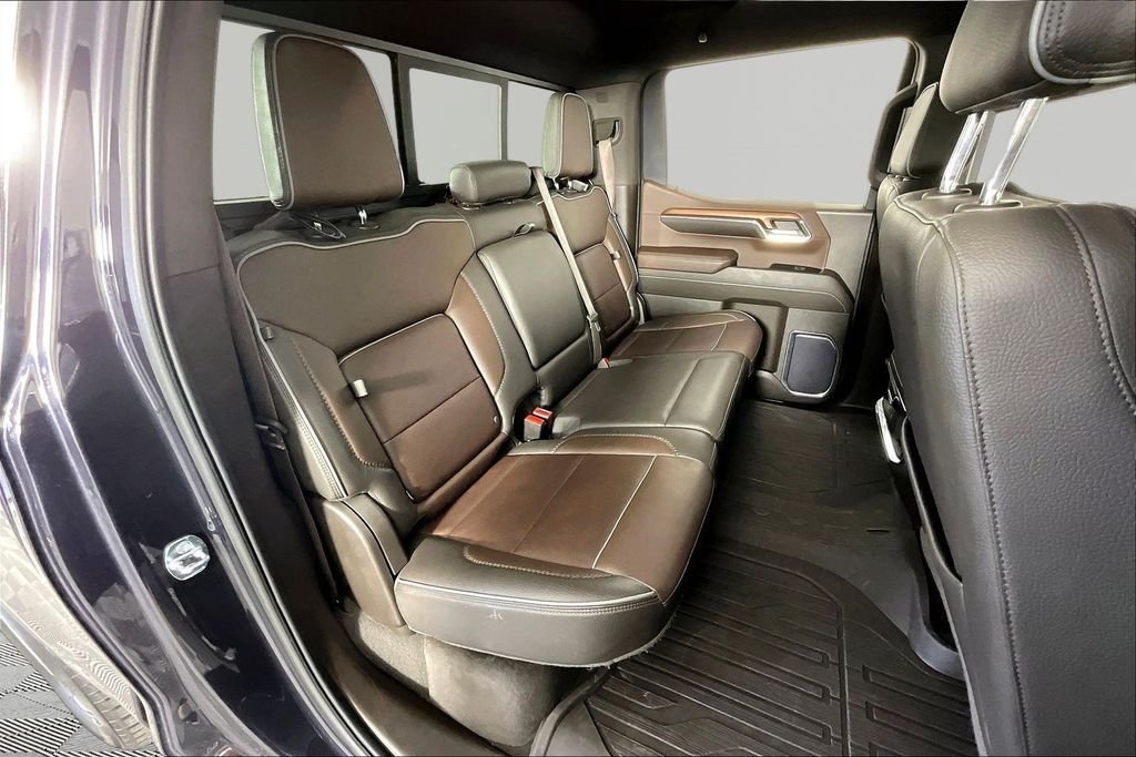 Used 2023 Silver GMC Denali image 23