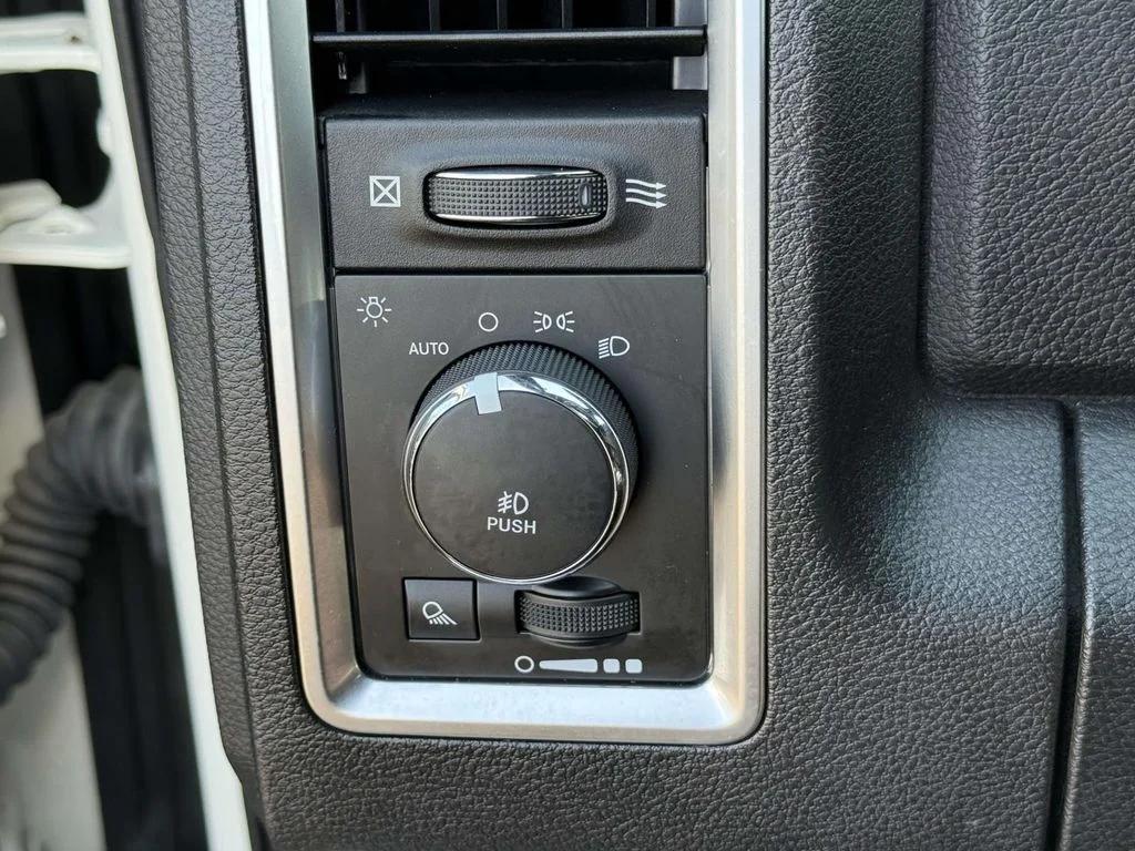 Used 2016 White Ram Limited image 29