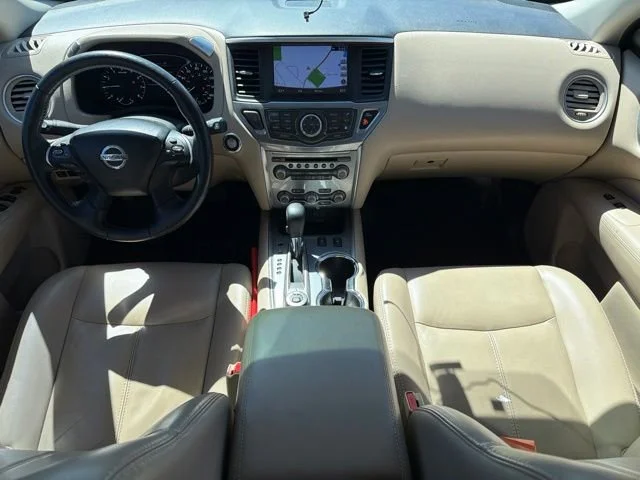 Used 2018 Pearl White Nissan SL image 10