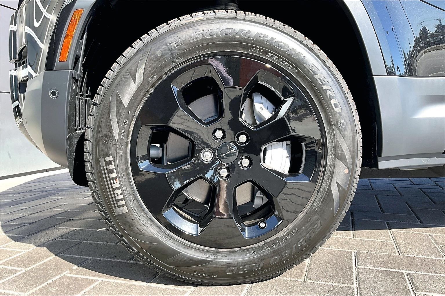 New 2026 Santorini Black LAND ROVER S image 12