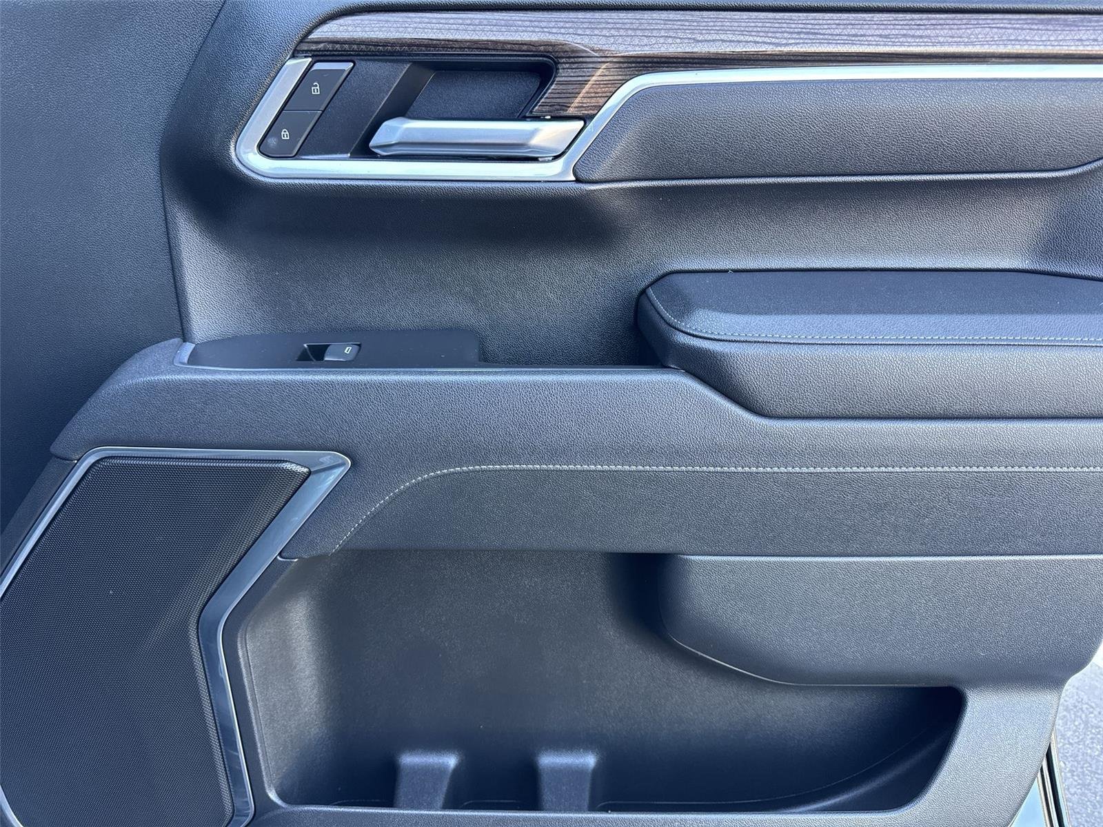 2025 Chevrolet Silverado 1500 LT - Photo 32