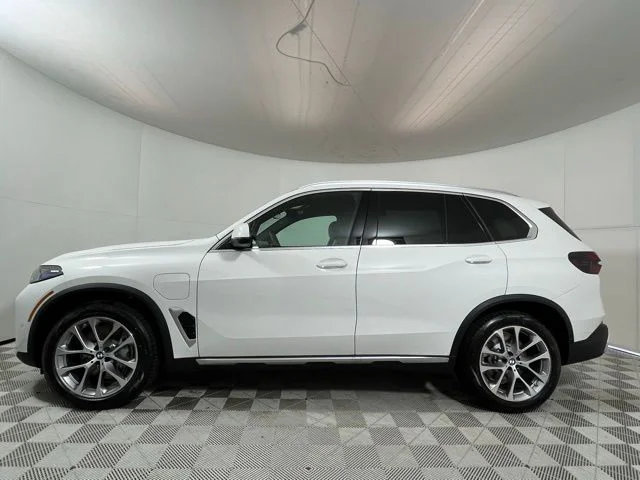New 2026 Alpine White BMW xDrive50e image 4