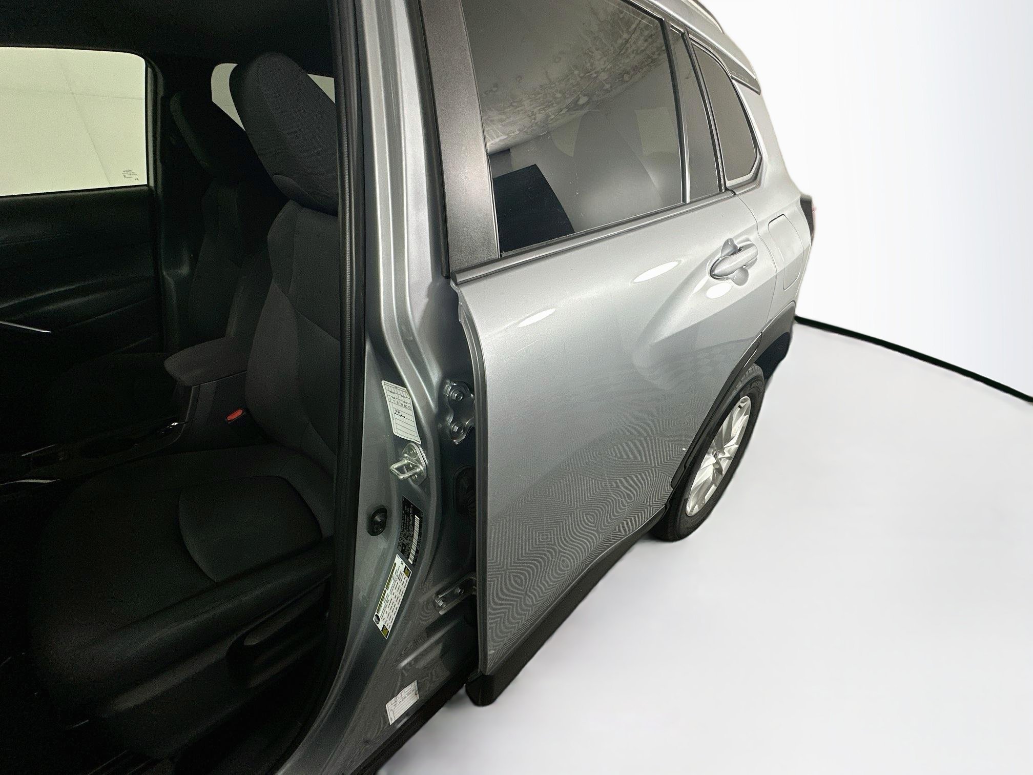 Used 2022 Silver Toyota LE image 12
