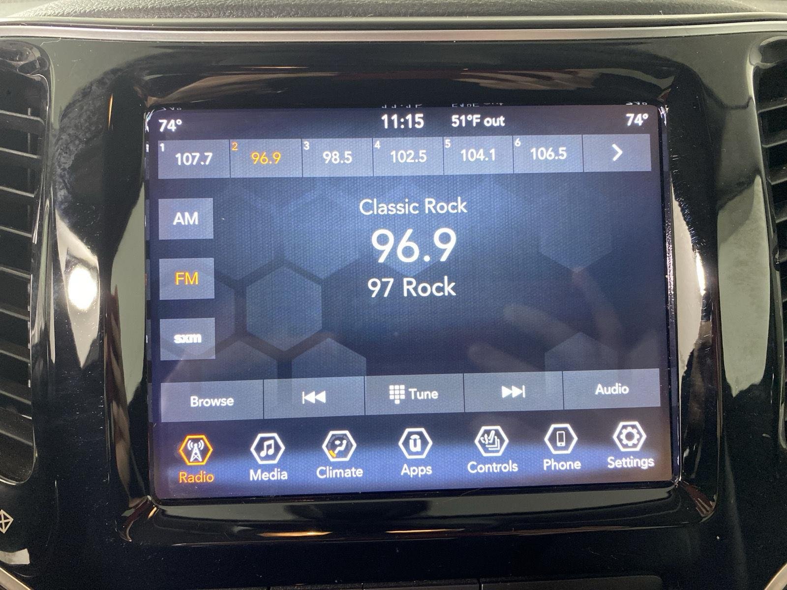 Used 2019 Blue Shade Pearlcoat Jeep Limited image 19