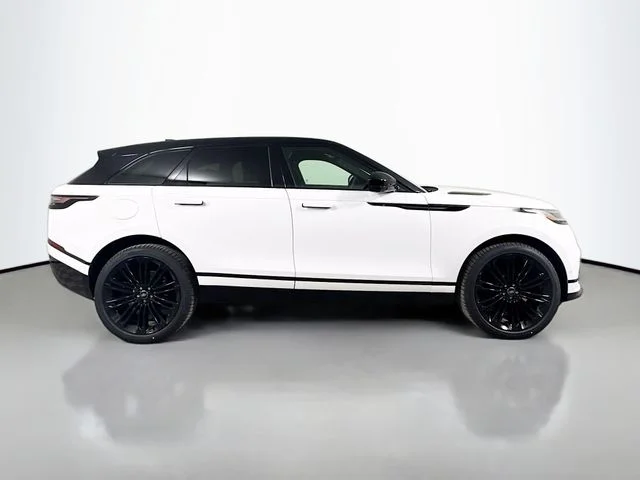 New 2026 Fuji White Land Rover P250 Base image 4