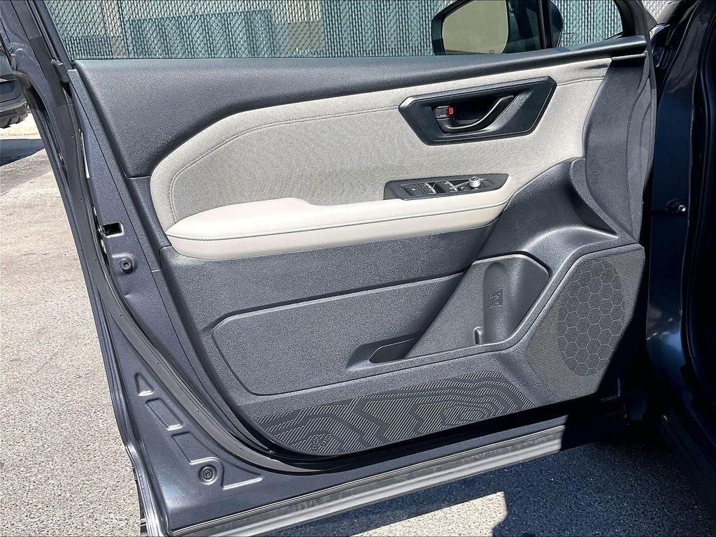 Used 2025 Gray Metallic Subaru Premium image 9