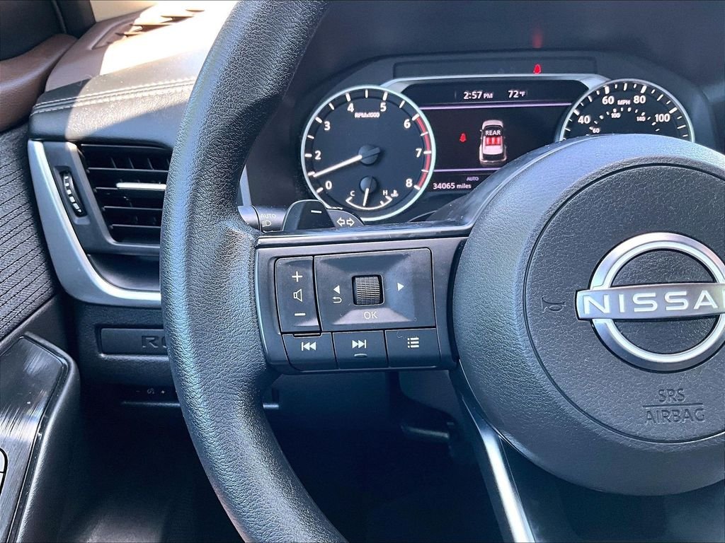 Used 2023 White Nissan S image 22