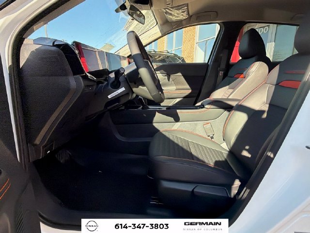 New 2027 Aspen White TriCoat / Super Black Two-tone Nissan Rock Creek® image 20