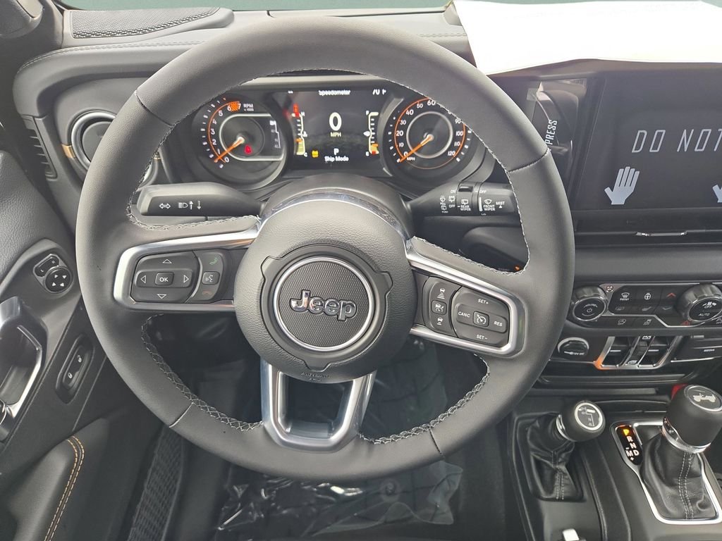2025 Jeep Wrangler 4-Door Sahara - Photo 14