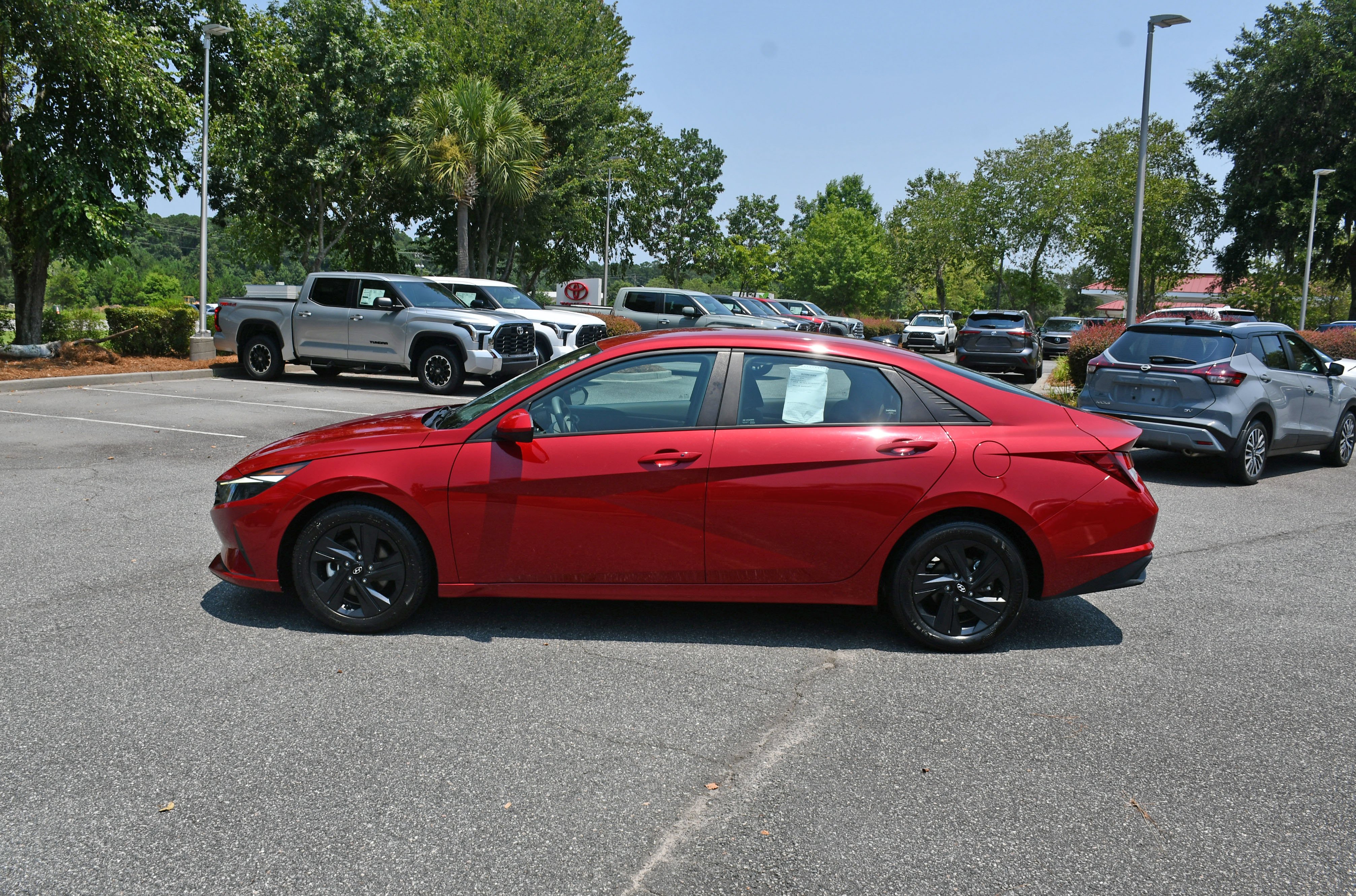 Used 2022 Red Hyundai SEL image 2