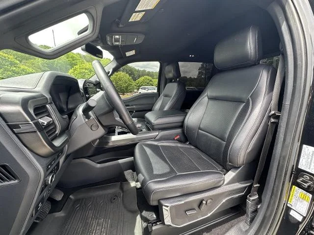 Used 2024 Agate Black Metallic Ford LARIAT image 23