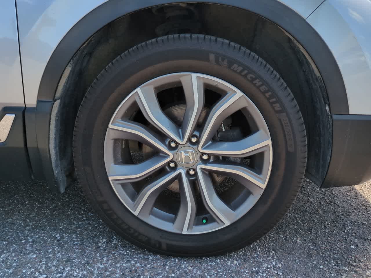 Used 2022 Lunar Silver Metallic Honda Touring image 11