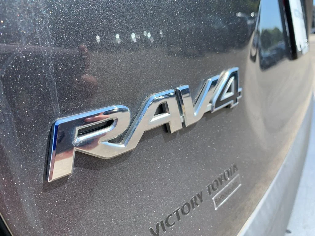 Used 2021 Gray Toyota XLE Premium image 35