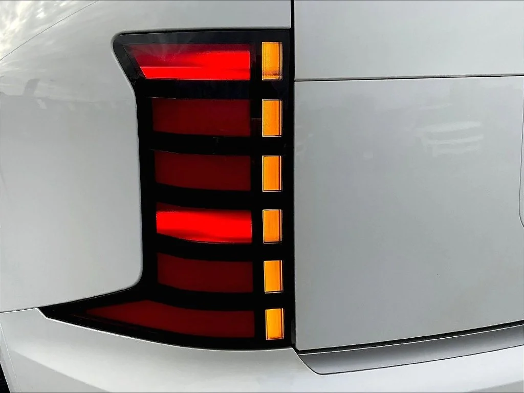 Used 2026 White Hyundai Calligraphy image 31