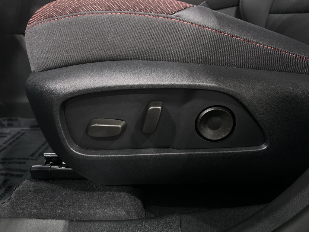 2027 Chevrolet Equinox RS - Photo 14