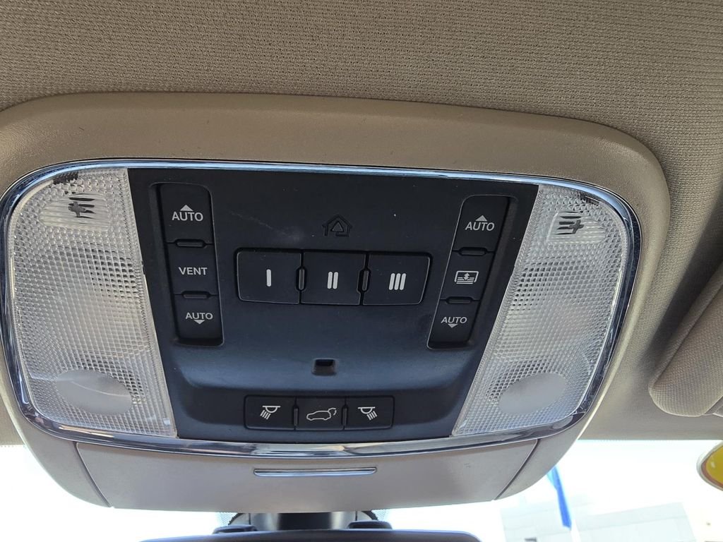 Used 2015 Billet Silver Metallic Clearcoat Jeep Limited image 17