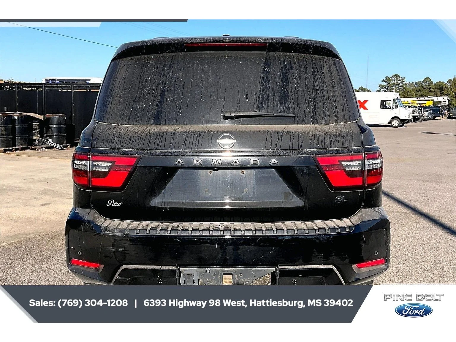 Used 2023 Super Black Nissan SL image 4