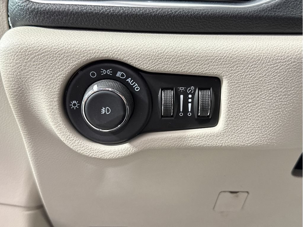 2023 Chrysler Pacifica Limited - Photo 27