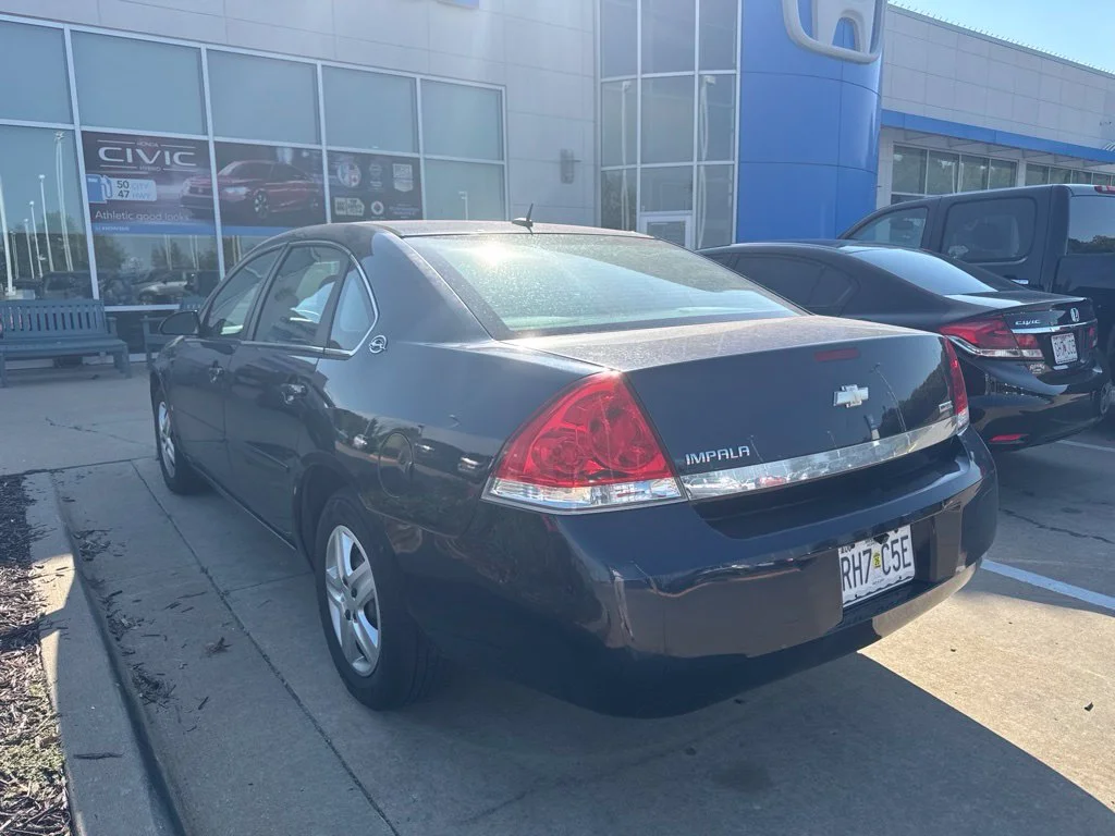 Used 2008 Blue Chevrolet LT image 4