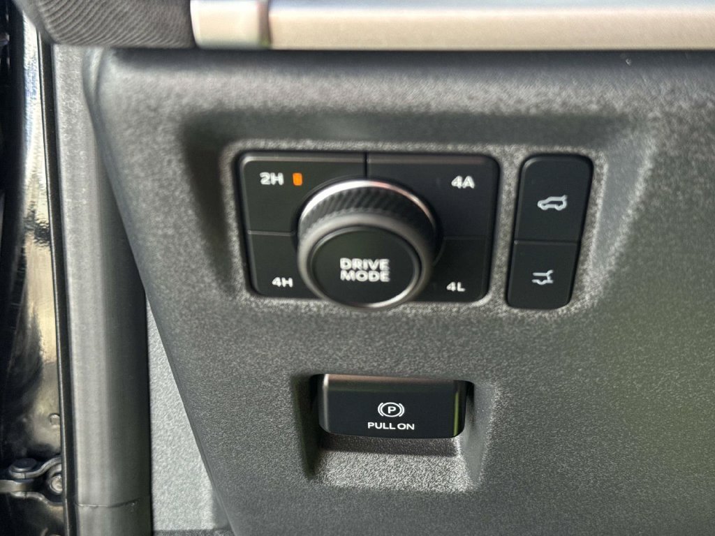 Used 2025 Black Ford Active image 33
