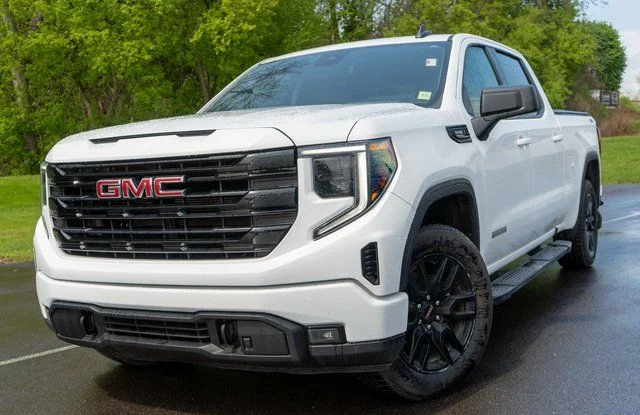 Used 2024 White GMC Elevation image 1