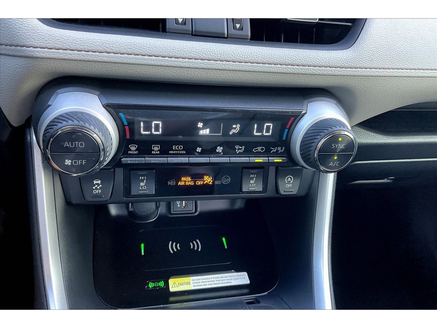 Used 2023  Toyota XLE Premium image 21