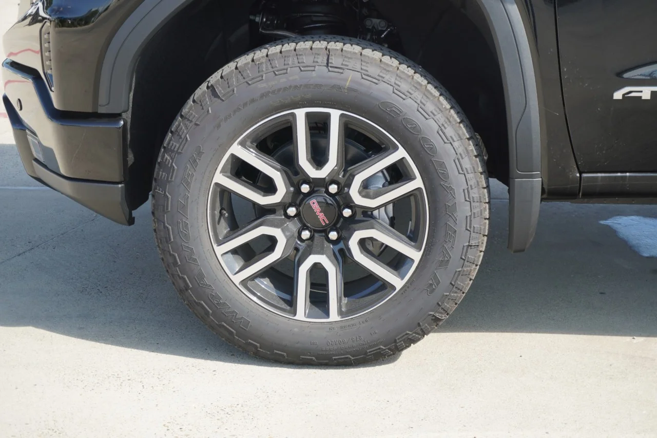 2026 GMC Sierra 1500 AT4 - Photo 18