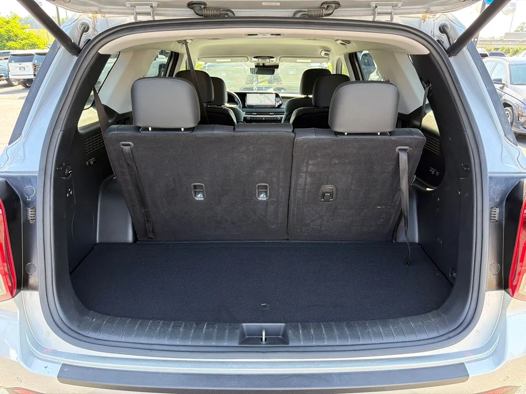 Used 2024 Silver Hyundai SEL image 18