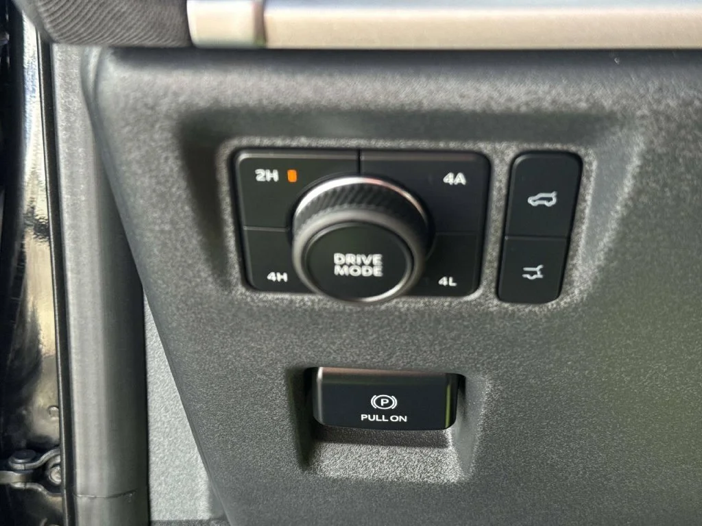 Used 2025 Black Ford Active image 33
