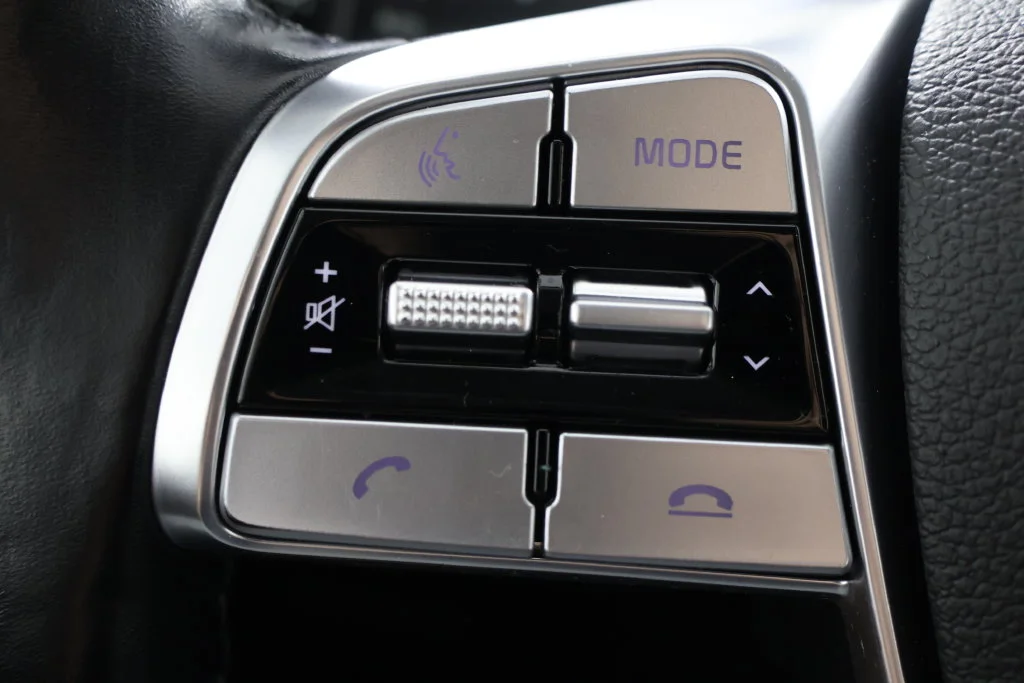 Used 2020 Snow White Pearl Kia EX image 11