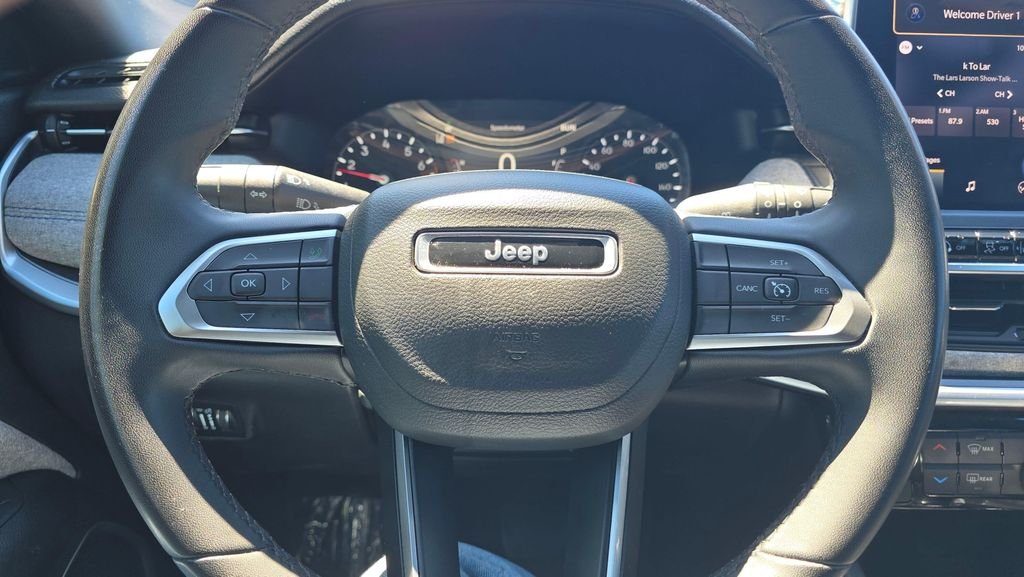 Used 2024 Baltic Gray Metallic Clearcoat Jeep Latitude image 26