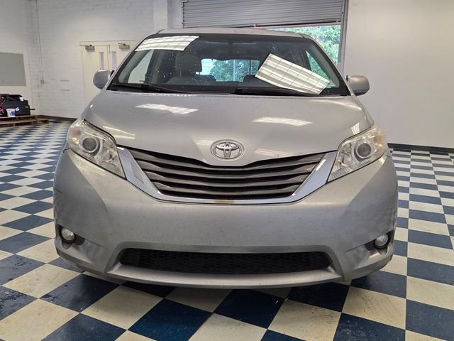 Used 2013 Toyota Sienna XLE with VIN 5TDYK3DC5DS314913 for sale in Warner Robins, GA