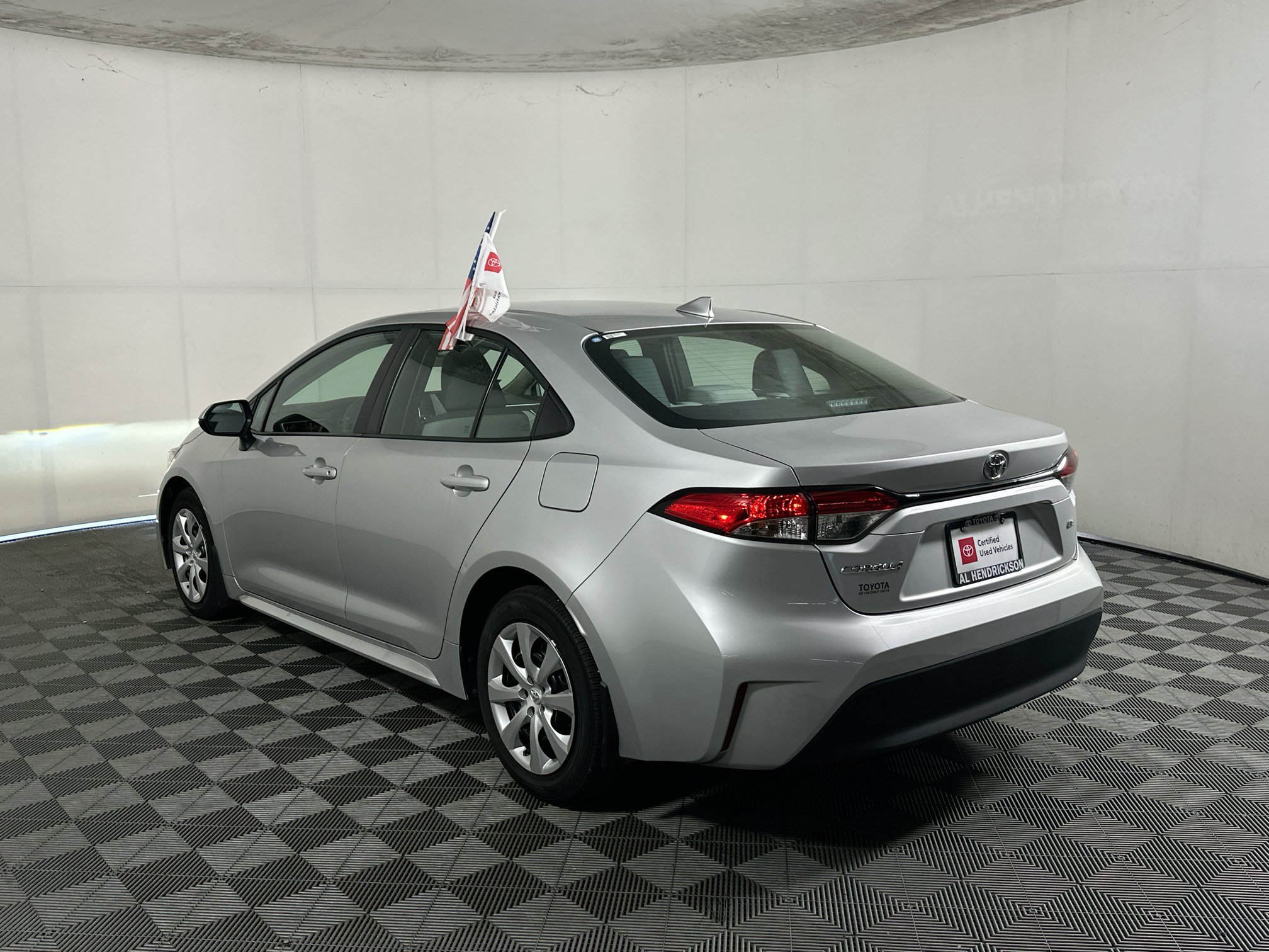 Certified Used 2025 Classic Silver Metallic Toyota LE image 5
