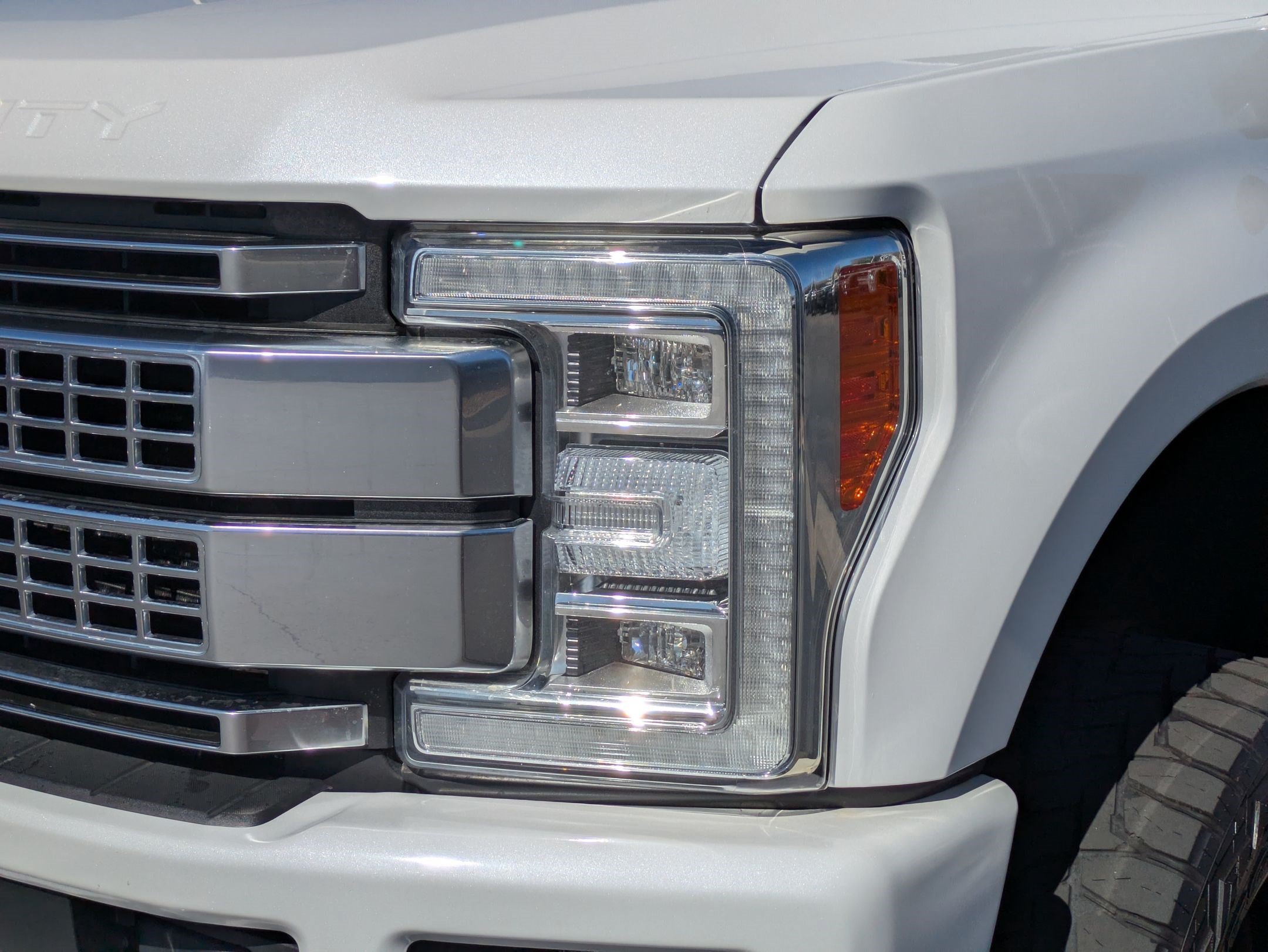 Used 2019 White Platinum Clearcoat Metallic Ford Platinum image 9