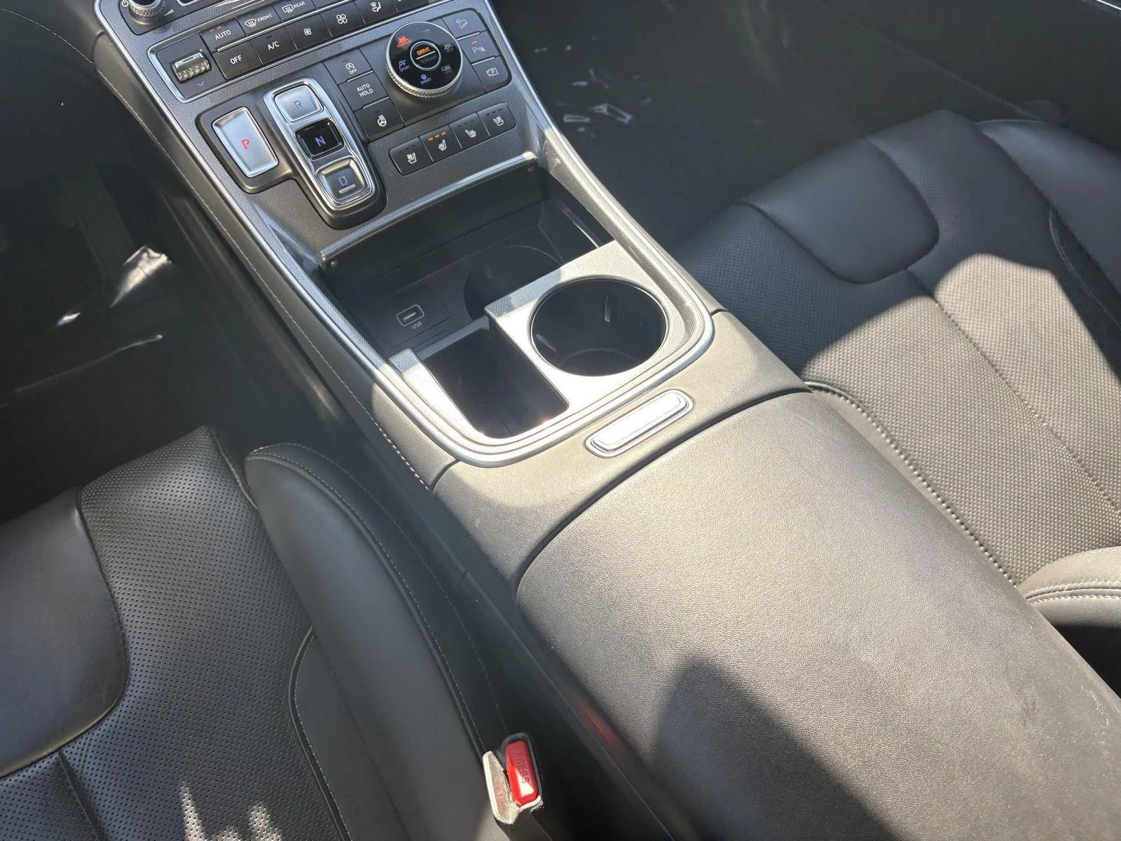 Used 2023 White Hyundai Ultimate Calligraphy image 14