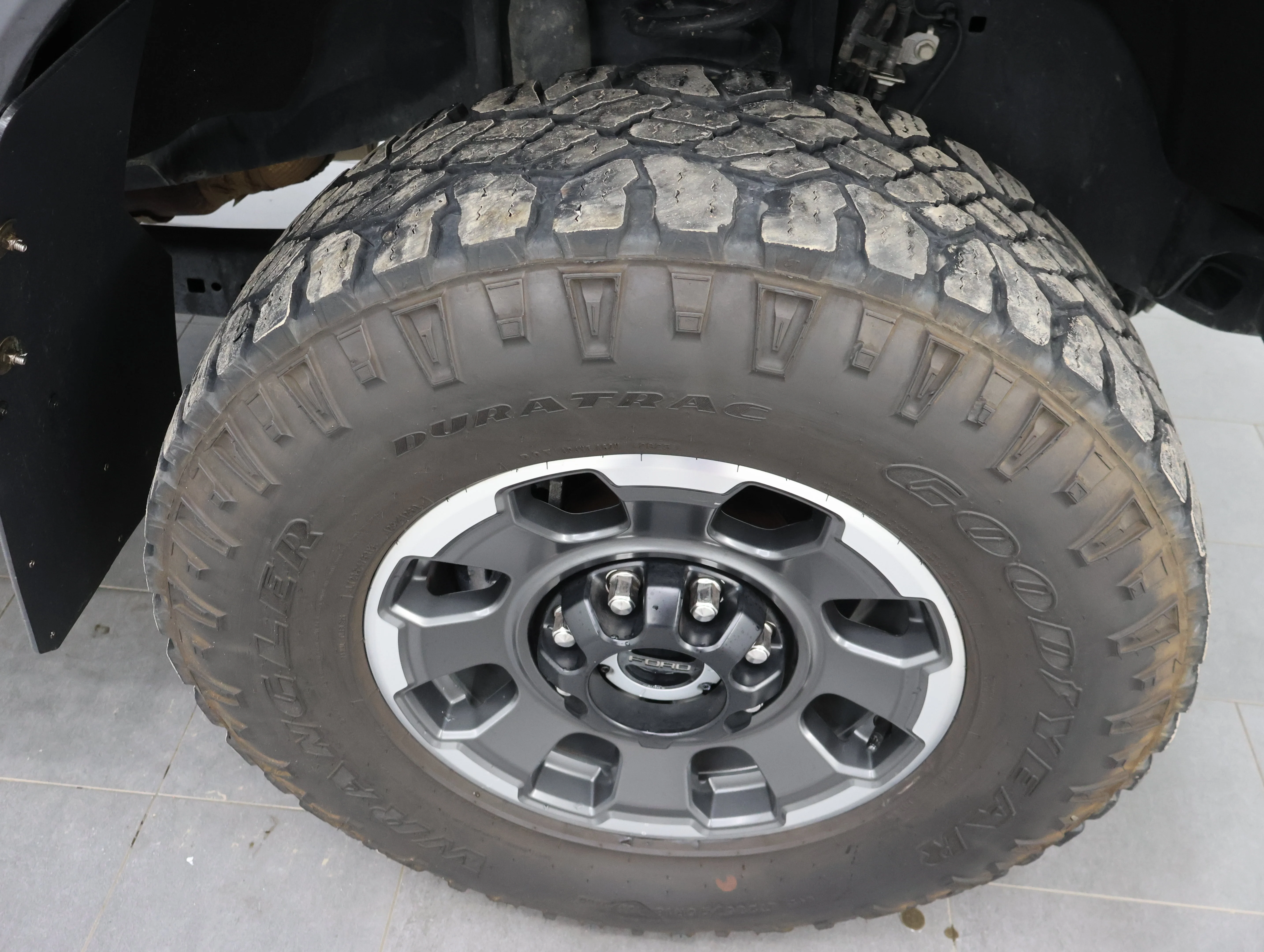 Used 2023 Carbonized Gray Metallic Ford XLT image 3