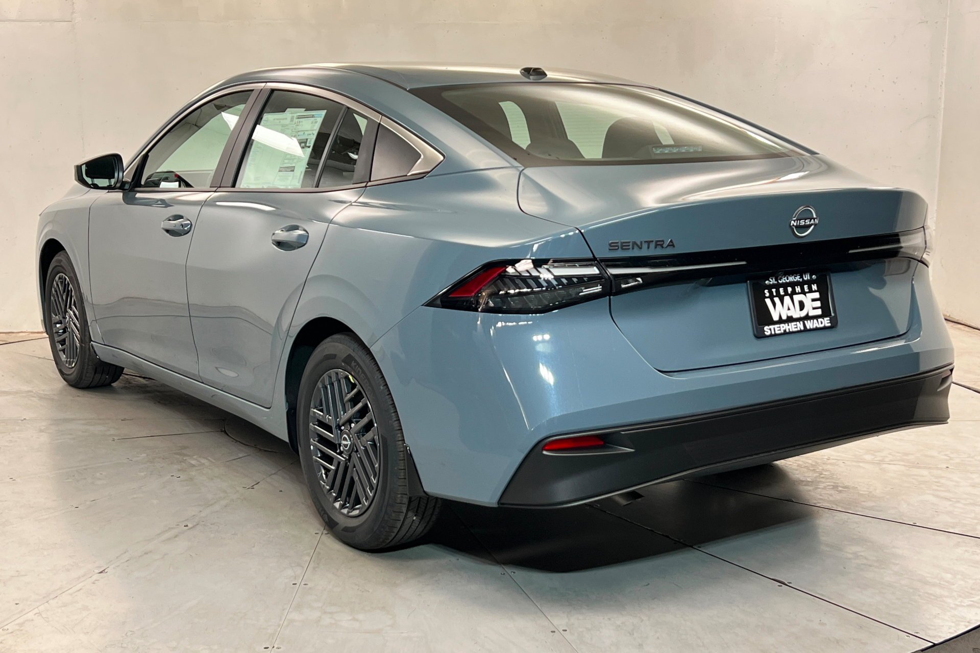 New 2027 Atlantic Gray Metallic Nissan SV image 3