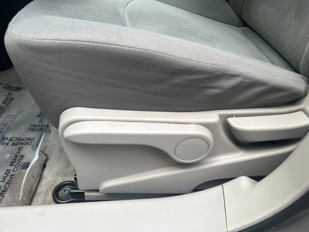 Used 2015 Gray Nissan S image 15