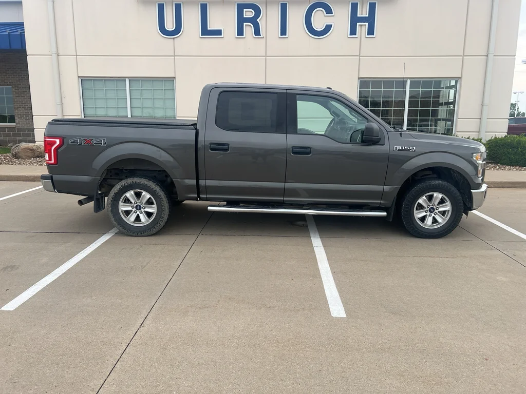 Used 2016 Magnetic Metallic Ford XLT image 10