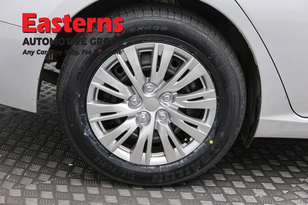 Used 2023 Silver Nissan 2.5 S image 29