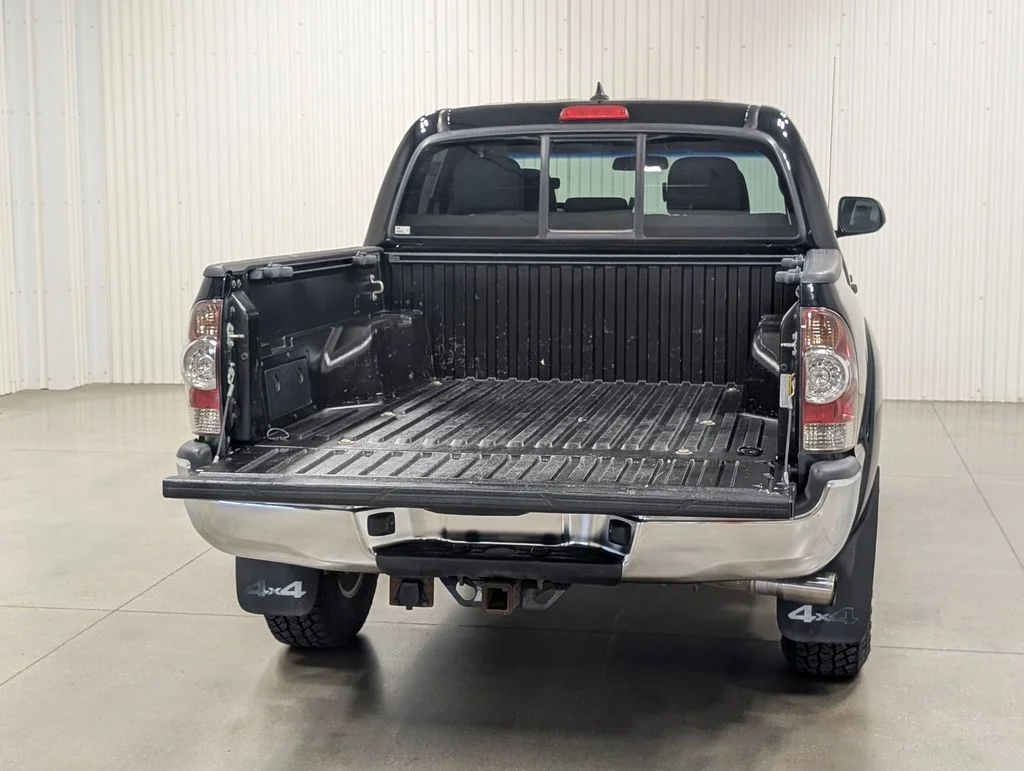 Used 2015 Black Toyota Base image 19