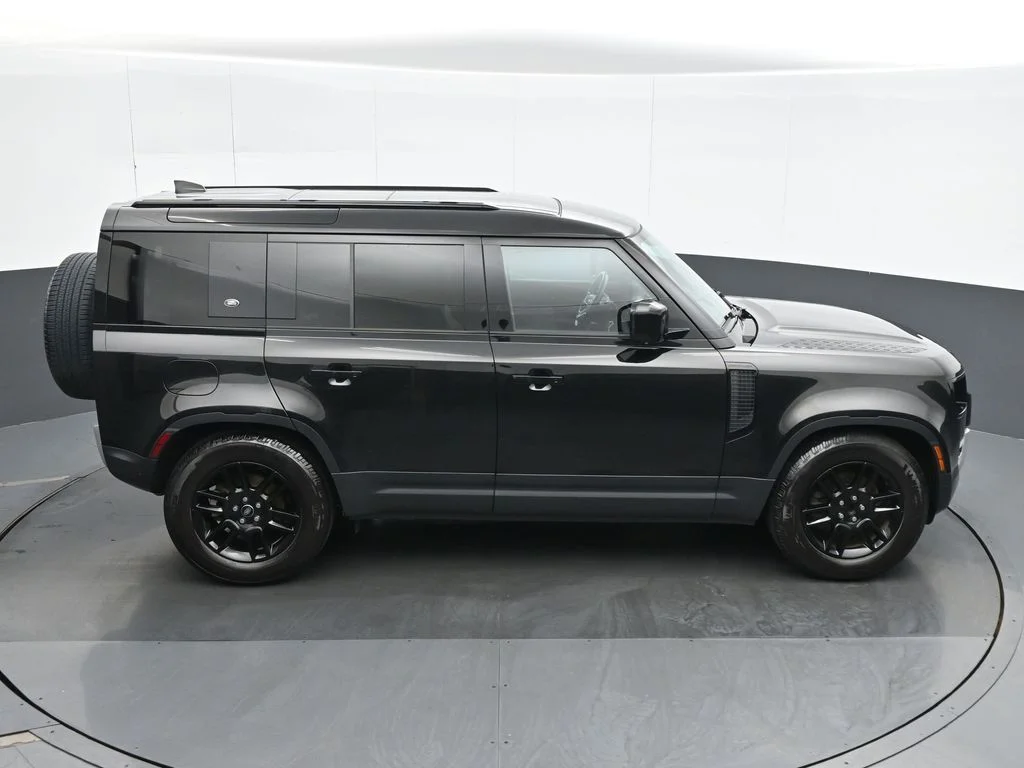 Used 2024 Black Land Rover S image 22